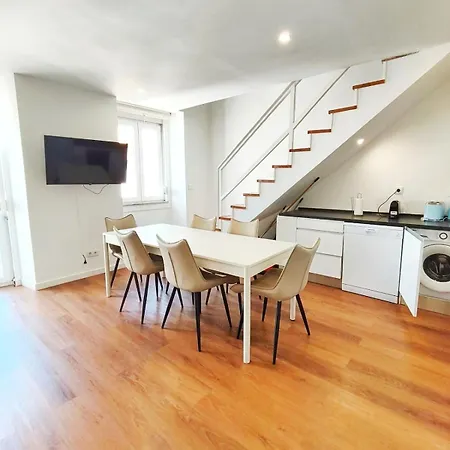 Mivo Balcony Duplex With River View Apartment
